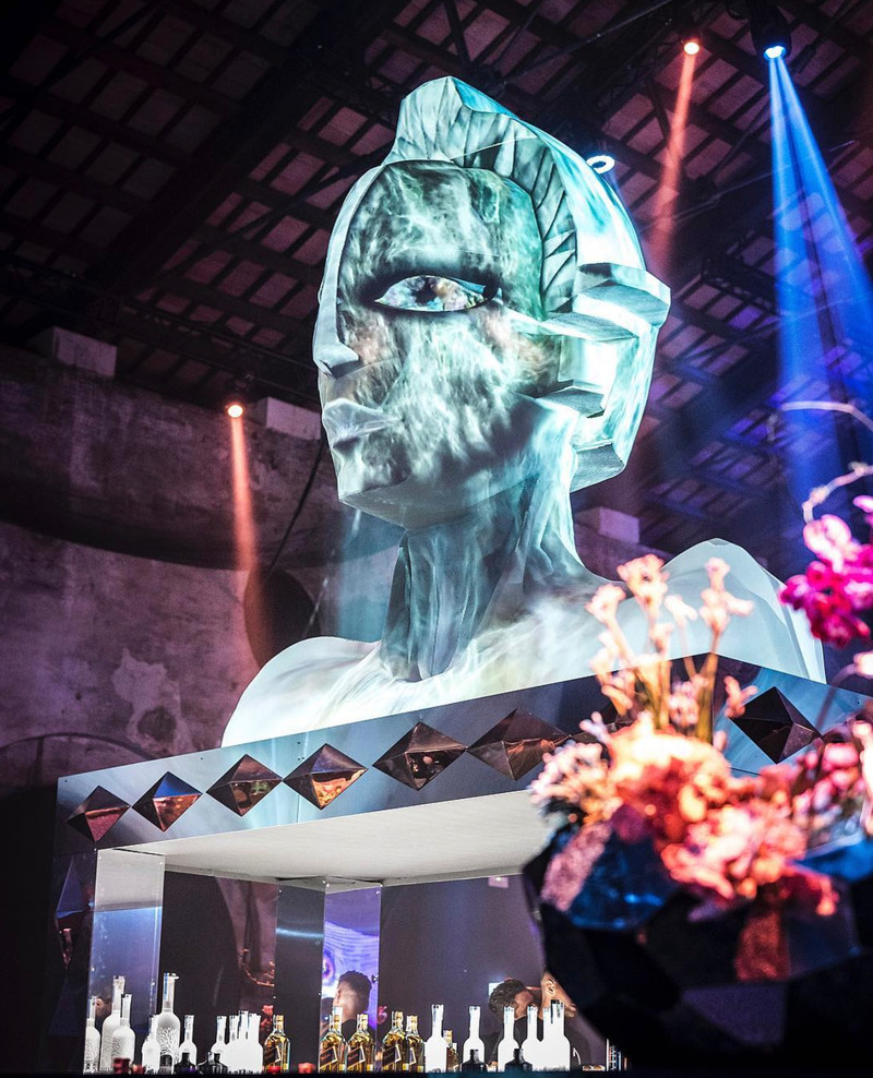 Video-Mapping auf Grafik