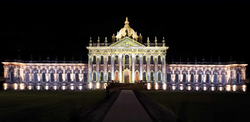 Video-Mapping auf historischem Gebäude