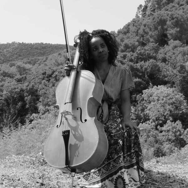 Sur - Cellist