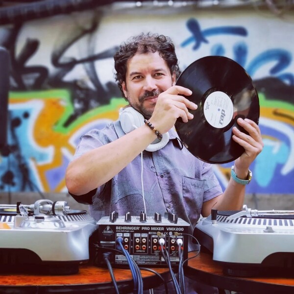 DJ Vinyl