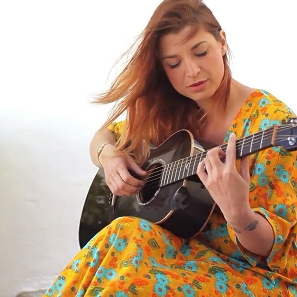 Miley  - Singer / Acoustic Guitarist / DJ