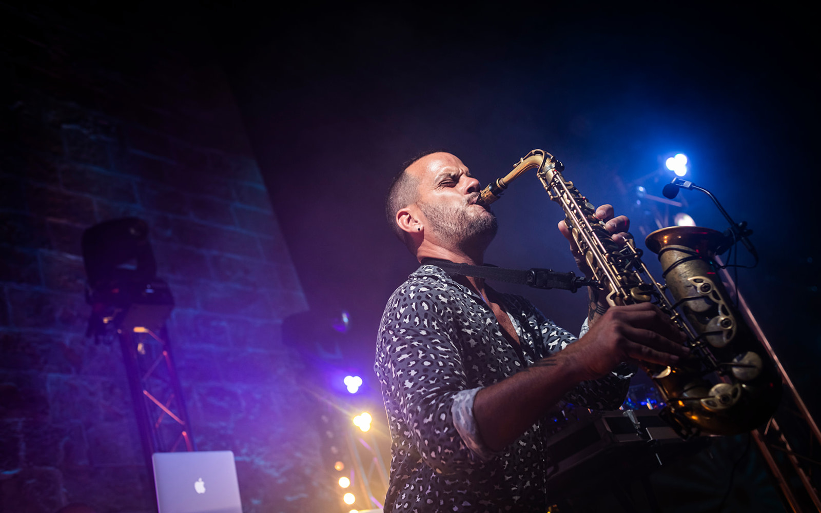 Flo X - Saxophonist