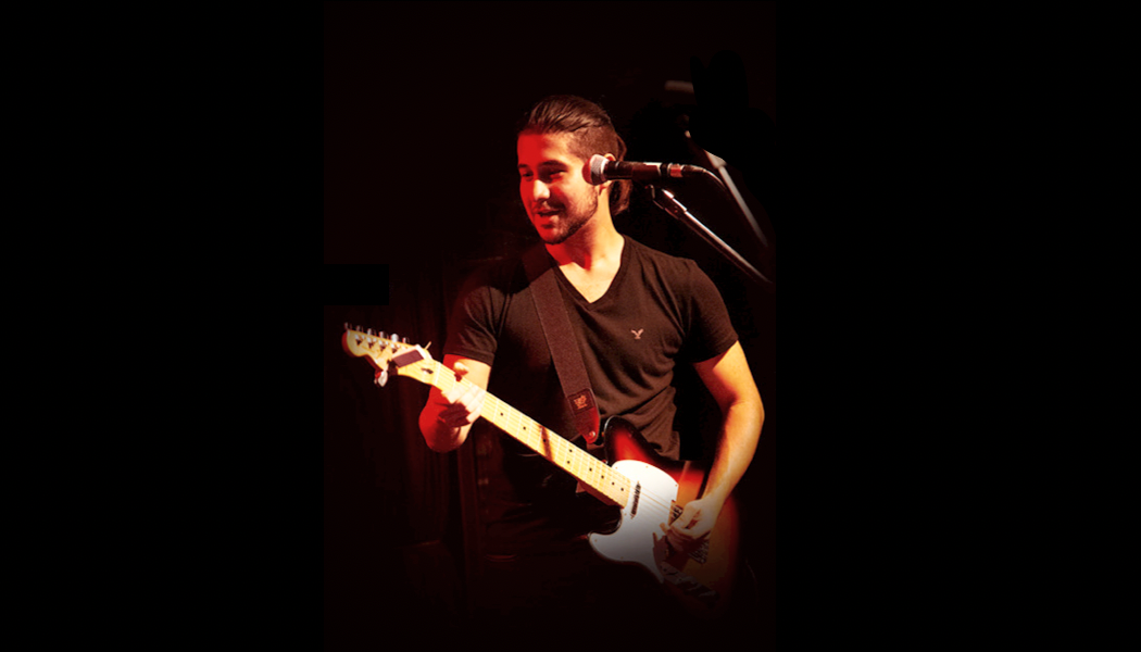 Frank Sterioni - Acoustic Guitarist / Vocalist